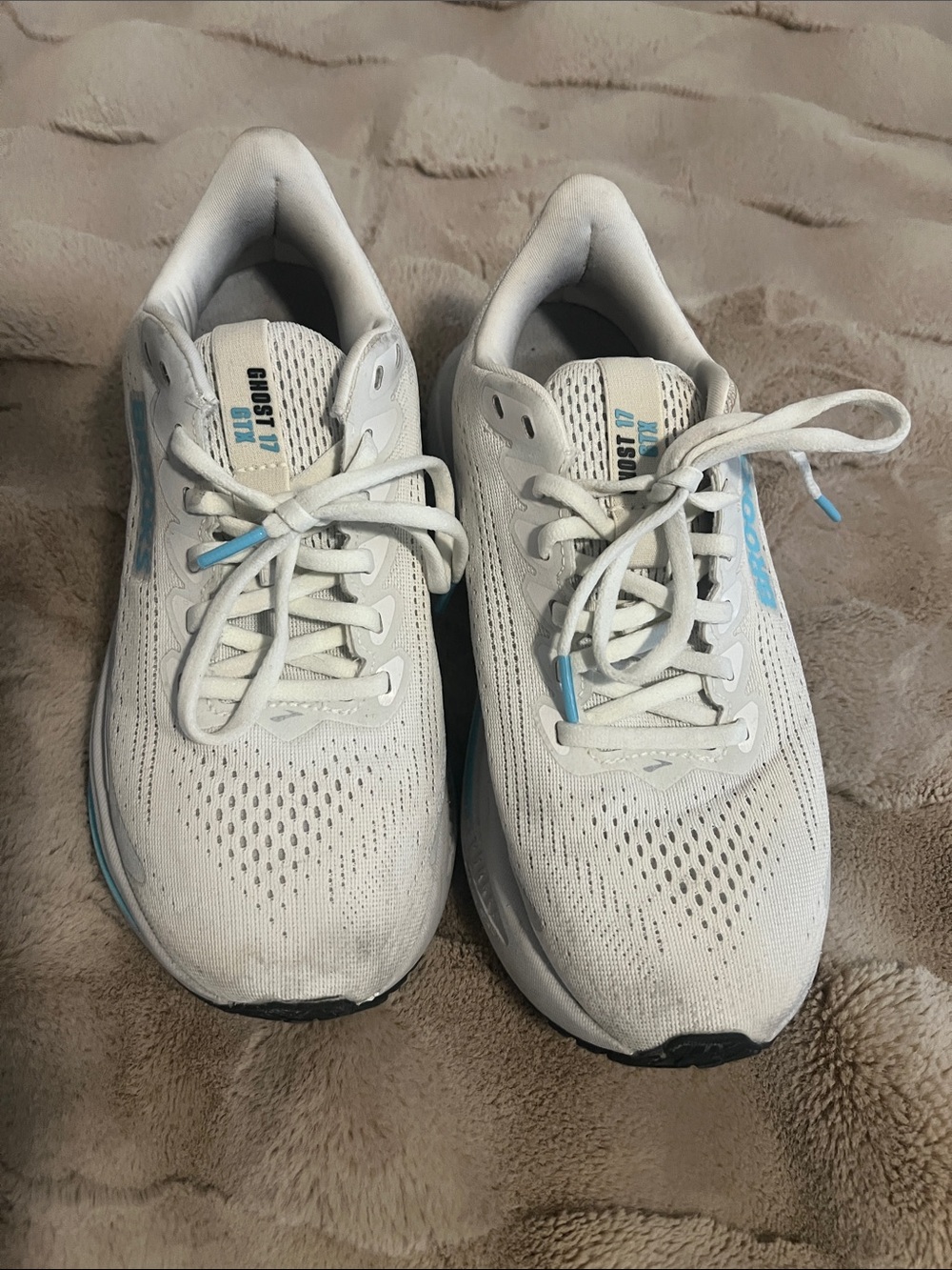 Brooks White Running Shoes with Light Blue Accents